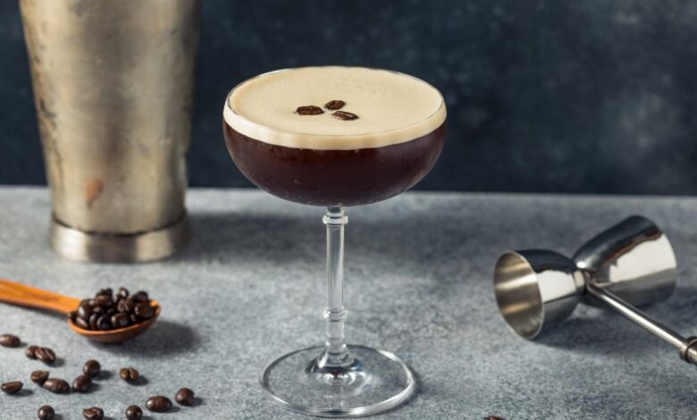 Espresso Martini Tarifi Nasıl Yapılır, Hikayesi Nedir, İçindekiler Ne?