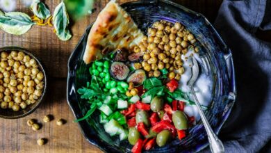 Chia puding tatlısı tarifi, şekersiz fit diyet ve meyveli chia tohumu pudingi sunumu