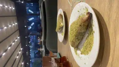 Fıstıklı katmer tatlısı tarifi, Gaziantep usulü tavada kaymaklı çıtır katmer sunumu